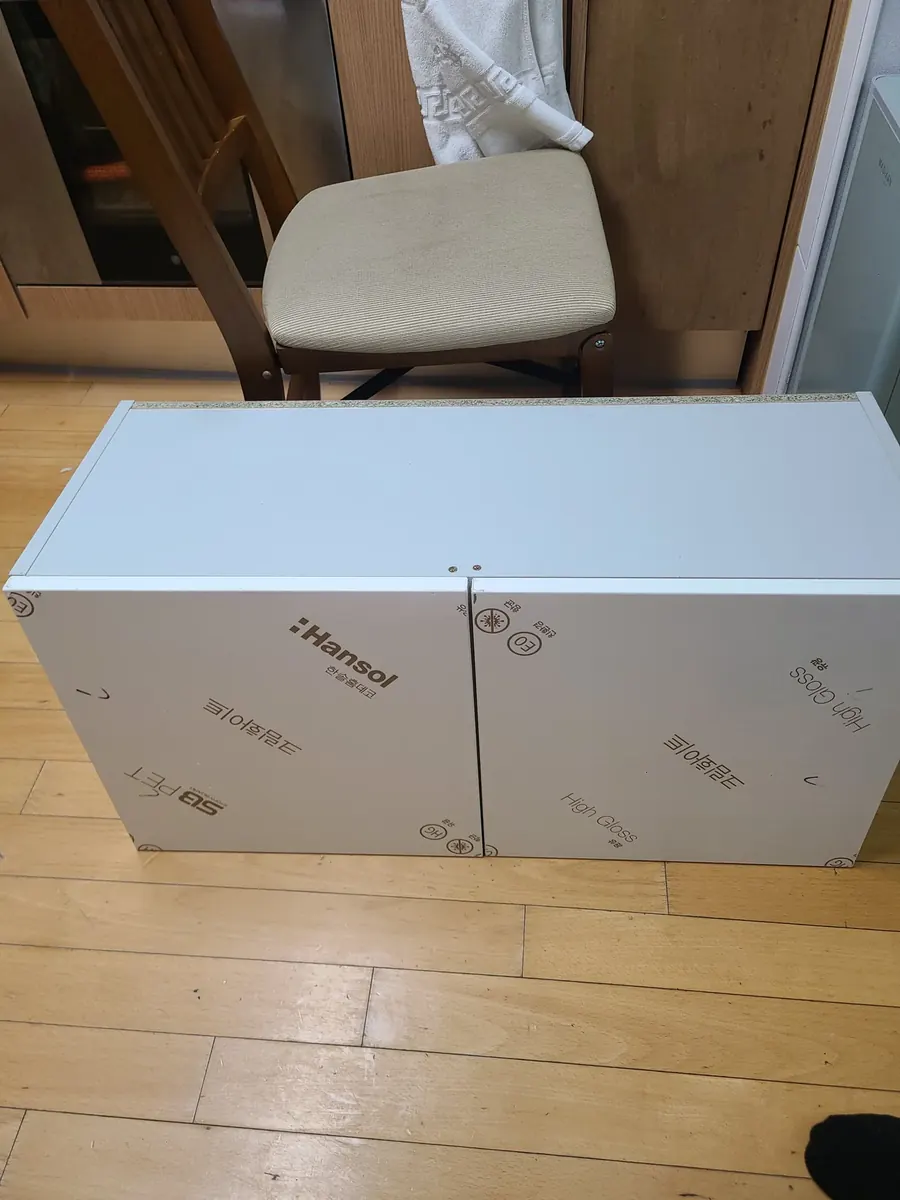 상부장 교체 — 새 수납 상부장
