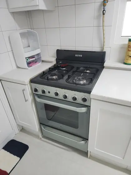 가스오븐레인지 철거 후 하부장 — 하부장 사이 가스오븐레인지
